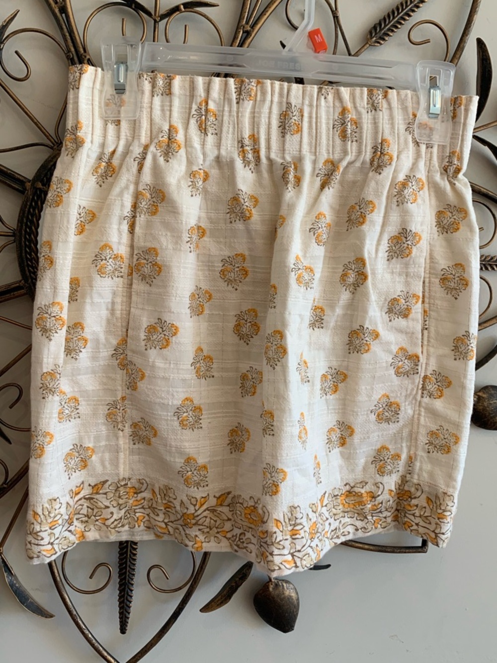 Club Monaco Cream Mini Skirt with Yellow Floral Detail Fully Lined 99% Cotton